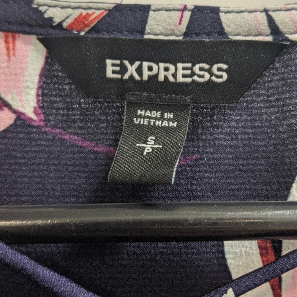 Fun Express blouse - Picture 2 of 3